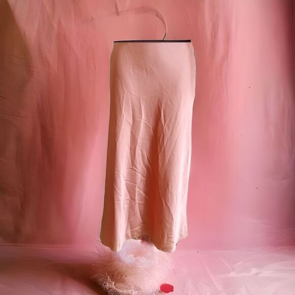 FOREVER 21  SKIRT in soft SATIN slip  DUSTY PINK Size LARGE - Picture 3 of 5